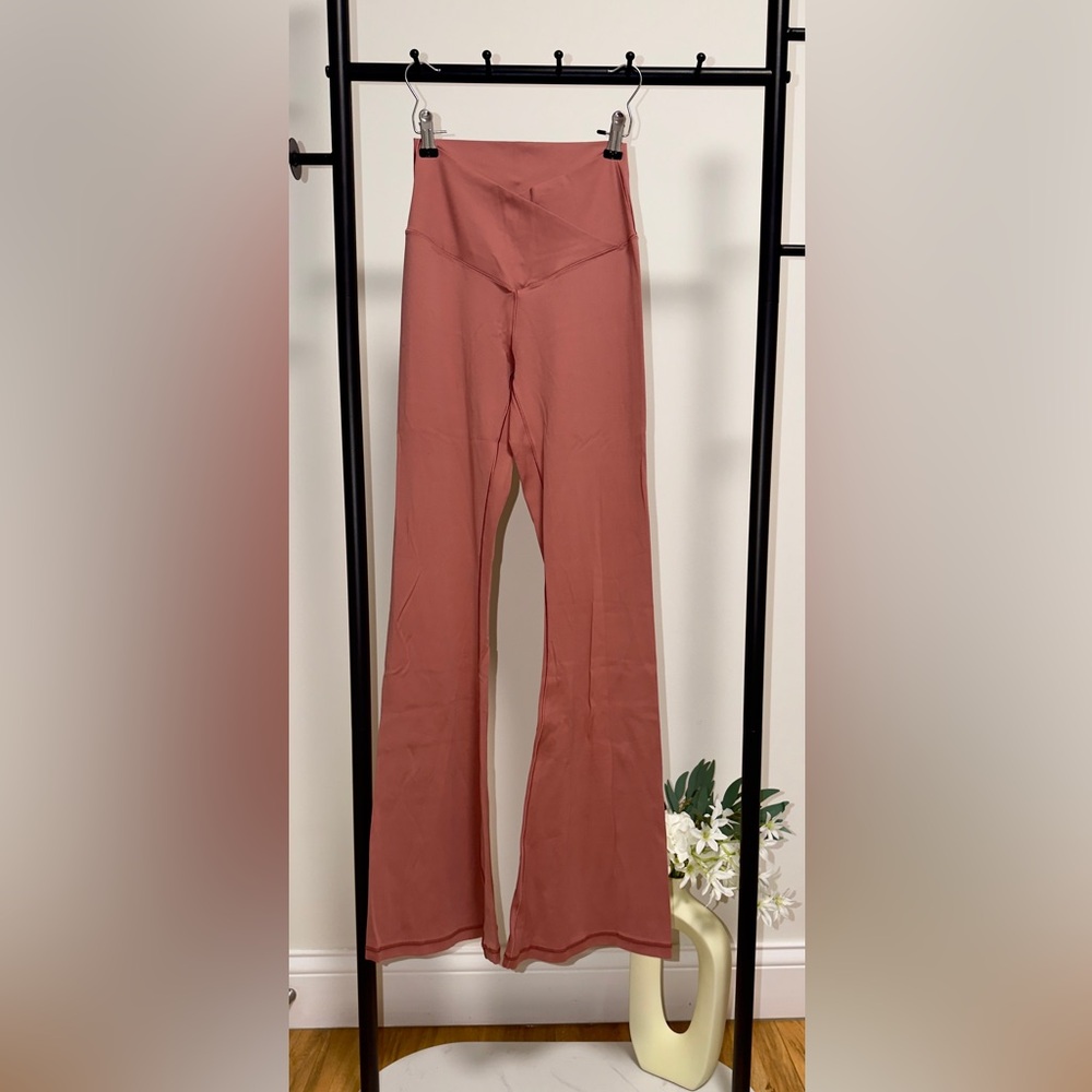 Aerie OFFLINE Real Me Cross Over High-Waisted Flare Leggings Pink | Size M - Picture 3 of 7